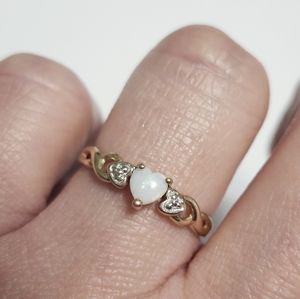 10K Gold Opal Heart ❤️ Ring size 7